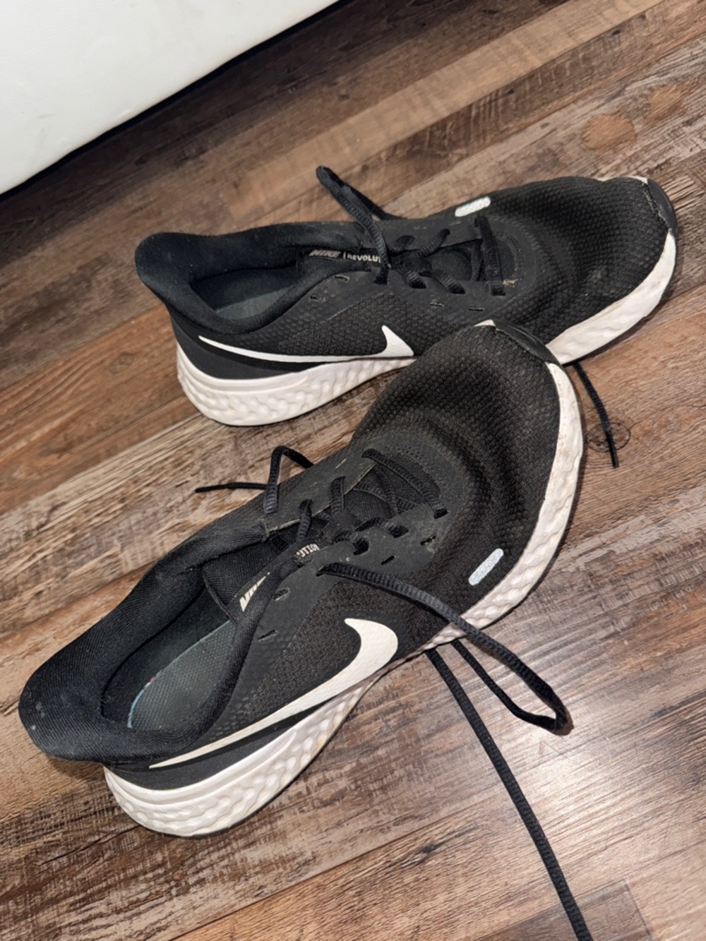 Nike Black & White Mesh Running Sneakers